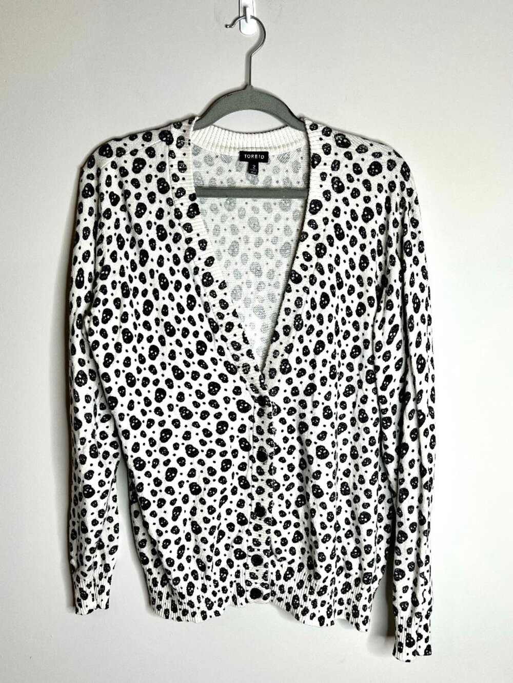 Torrid Mini Skulls Novelty Print Button-Up Cardigan Sweater Whimsigoth Sz 2X